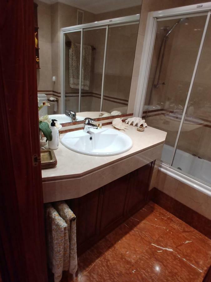 Hogar, A Modo De Hotel Gijón Esterno foto